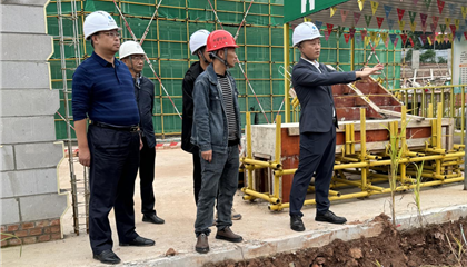 向誠、石鎮(zhèn)槐暗訪工程項目建設(shè)和企業(yè)運營管理工作